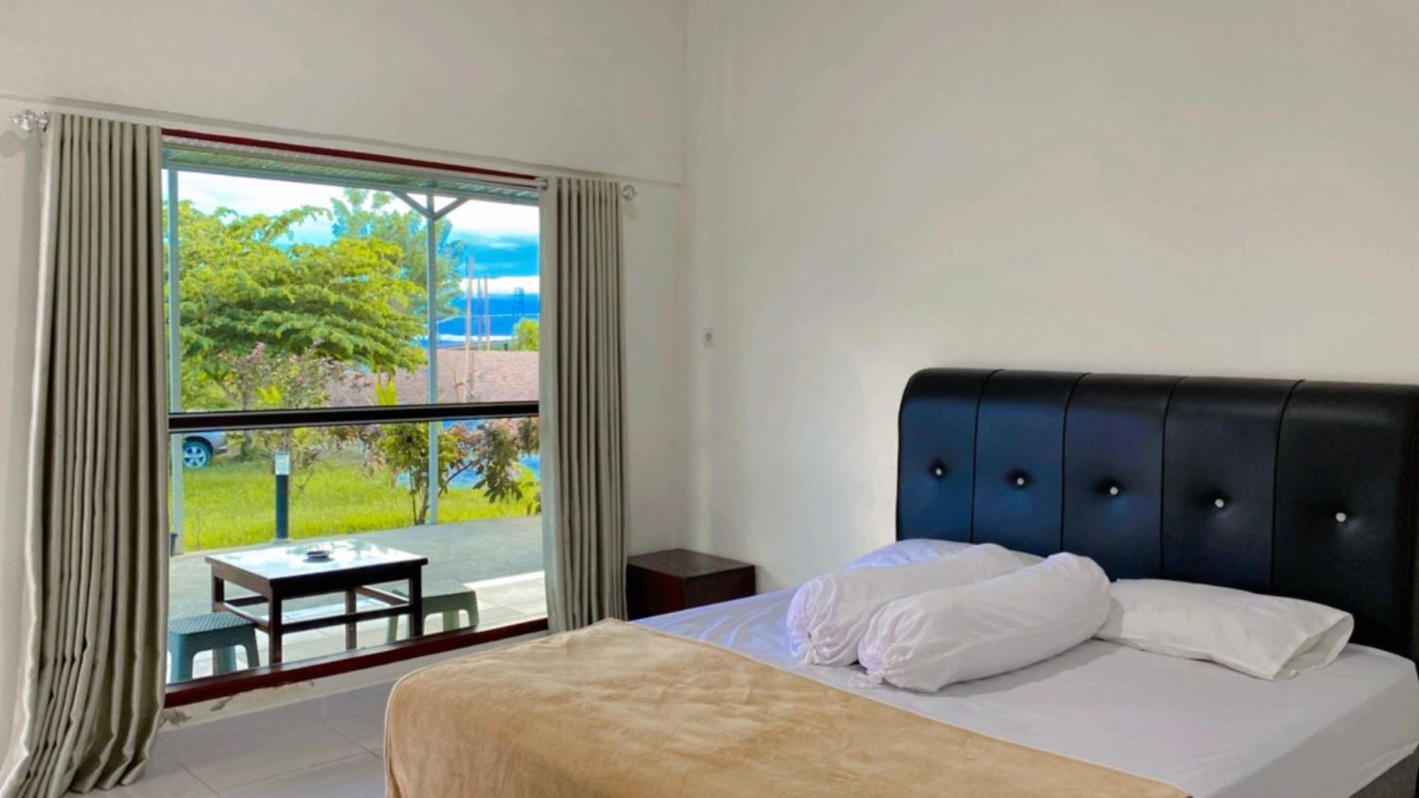 Amadeo Guest House Ratodena Luaran gambar