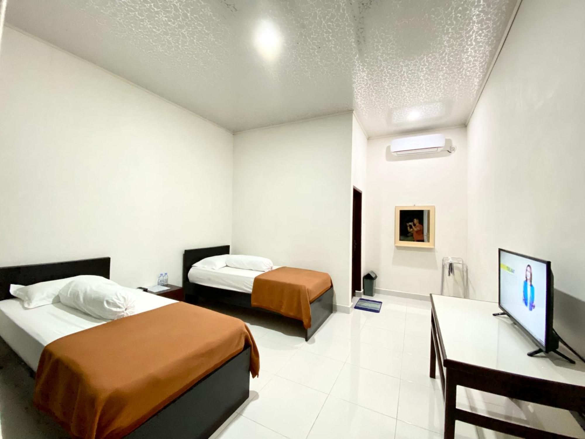 Amadeo Guest House Ratodena Luaran gambar