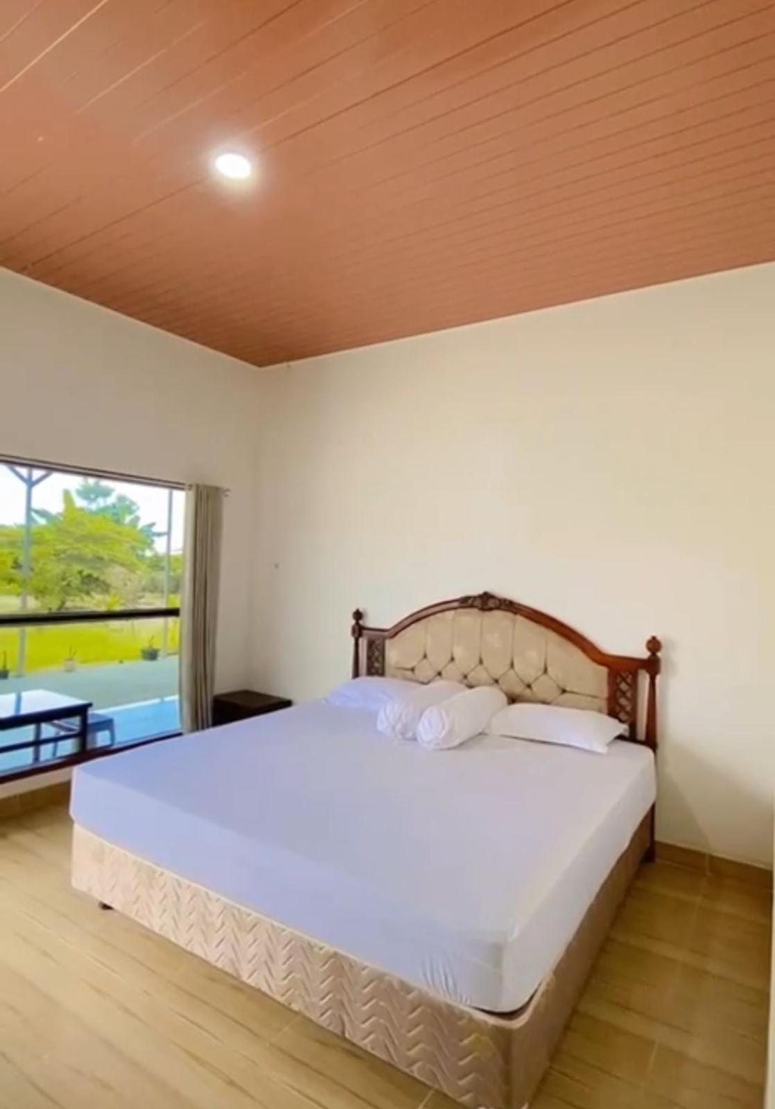 Amadeo Guest House Ratodena Luaran gambar